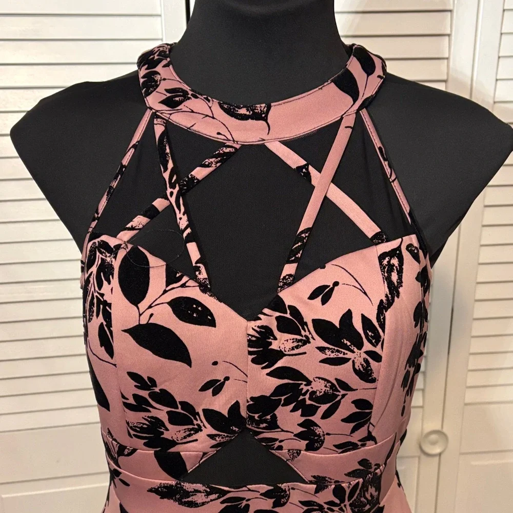 Emerald Sundae Pink and Black Floral Dress - Picture 2 of 8
